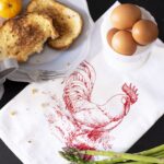 Rooster towel with breakfast